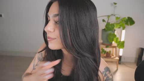 Sara online show from 06-05-26, 12:17