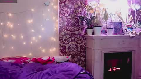 Snapshot of doublebubblecum chatting on 12-18-25, 02:28 Angie online show from 12-18-25, 02:28