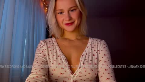 Snapshot of doublecuties chatting on 01-09-25, 03:15 Lana Eva dont forget to give us a thumb up online show from 01-09-25, 03:15