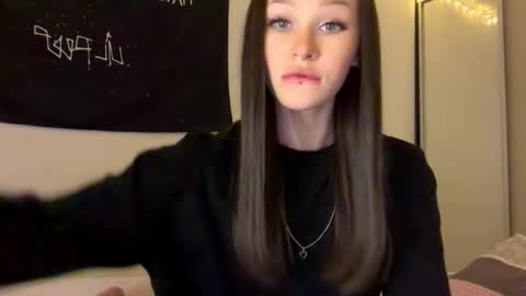 MOLLYYYY dont forget to give me a thumb up online show from 10-31-25, 12:17