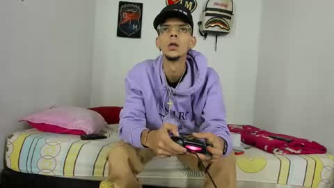 Snapshot of douglas_gallegos chatting on 12-03-24, 03:20 douglas_gallegos online show from 12-03-24, 03:20