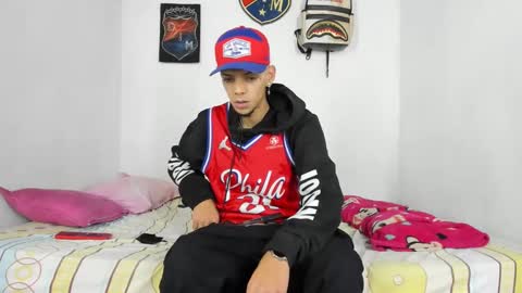 Snapshot of douglas_gallegos chatting on 12-12-24, 01:43 douglas_gallegos online show from 12-12-24, 01:43