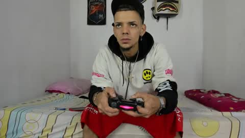 Snapshot of douglas_gallegos chatting on 12-13-24, 05:32 douglas_gallegos online show from 12-13-24, 05:32