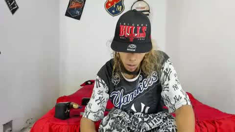 Snapshot of douglas_gallegos chatting on 02-27-25, 10:48 douglas_gallegos online show from 02-27-25, 10:48