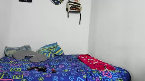 Snapshot of douglas_gallegos chatting on 10-27-25, 02:59 douglas_gallegos online show from 10-27-25, 02:59