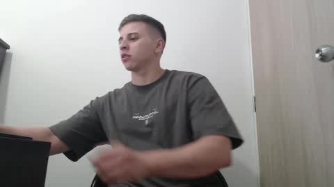 draco_boy2000 online show from 10-21-25, 09:15