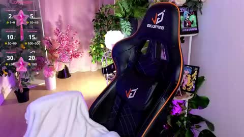 Snapshot of draculaura_ chatting on 06-05-26, 11:27 Draculaura online show from 06-05-26, 11:27