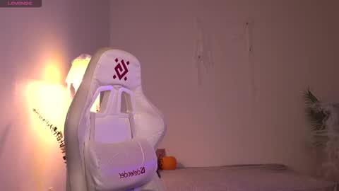 Snapshot of dragon_ink chatting on 11-01-25, 06:15 Lisbeth Salander online show from 11-01-25, 06:15