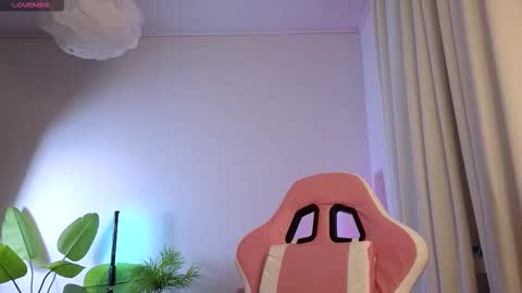 Snapshot of dragon_ink chatting on 11-15-25, 03:37 Lisbeth Salander online show from 11-15-25, 03:37