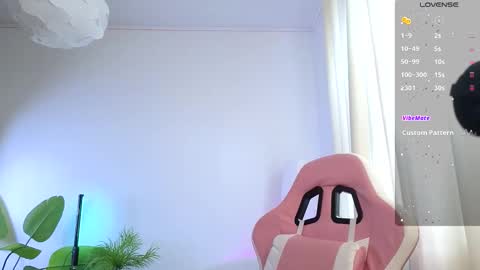 Snapshot of dragon_ink chatting on 11-16-25, 07:03 Lisbeth Salander online show from 11-16-25, 07:03