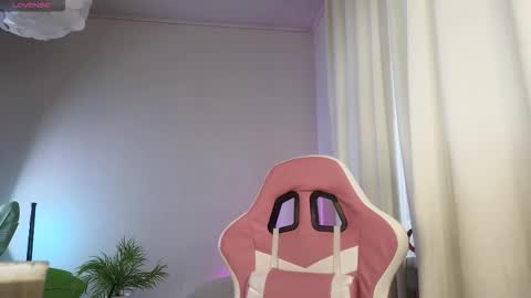 Snapshot of dragon_ink chatting on 12-03-25, 06:21 Lisbeth Salander online show from 12-03-25, 06:21