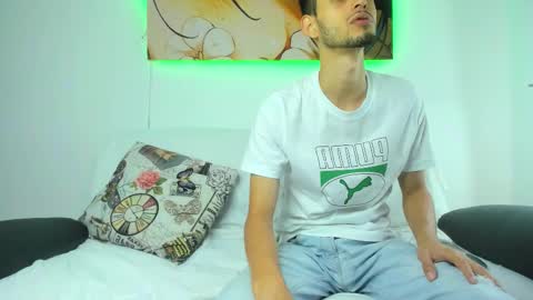 Snapshot of drake_and_zara chatting on 11-28-25, 11:57 Drake and Zara online show from 11-28-25, 11:57