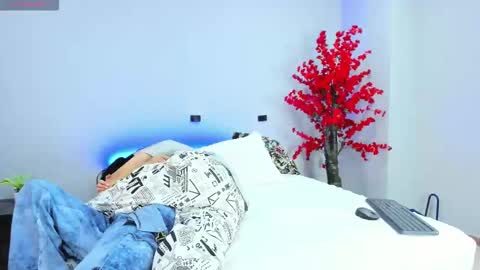 Snapshot of drake_and_zara chatting on 02-18-26, 12:01 Drake and Zara online show from 02-18-26, 12:01