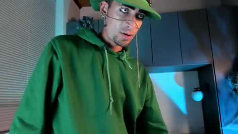 Drake Neuman online show from 10-29-25, 04:37