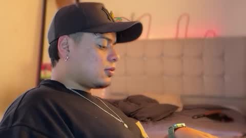 Snapshot of drakenn_ chatting on 04-23-26, 02:41 drakeeee online show from 04-23-26, 02:41