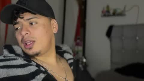Snapshot of drakenn_ chatting on 07-05-26, 12:39 drakeeee online show from 07-05-26, 12:39