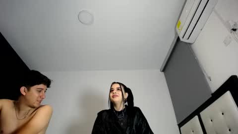 Snapshot of dravith_and_valery chatting on 06-21-26, 02:58 -- nicolle and jhon -- online show from 06-21-26, 02:58