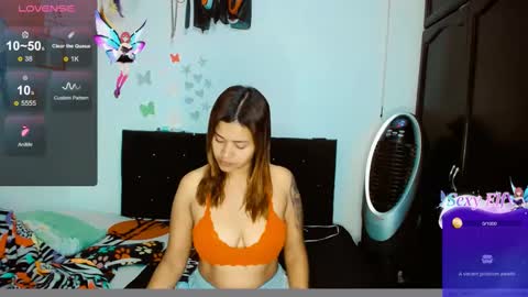 Snapshot of dream__girls69944 chatting on 12-12-24, 10:13 sharon online show from 12-12-24, 10:13