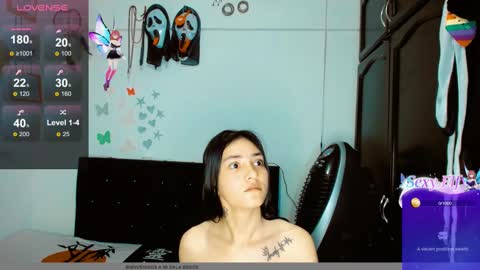 Snapshot of dream__girls69944 chatting on 12-16-24, 09:35 sharon online show from 12-16-24, 09:35