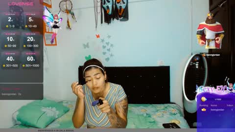 Snapshot of dream__girls69944 chatting on 12-19-24, 10:34 sharon online show from 12-19-24, 10:34