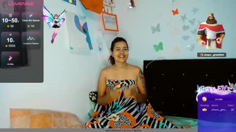 Snapshot of dream__girls69944 chatting on 12-20-24, 11:10 sharon online show from 12-20-24, 11:10