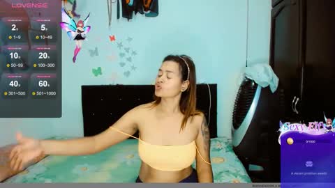 Snapshot of dream__girls69944 chatting on 12-22-24, 12:05 sharon online show from 12-22-24, 12:05