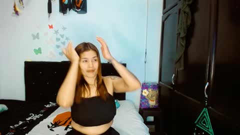 Snapshot of dream__girls69944 chatting on 01-01-25, 02:42 sharon online show from 01-01-25, 02:42