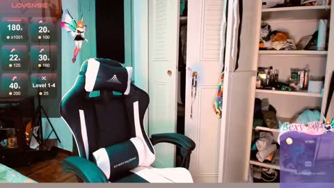 Snapshot of dream__girls69944 chatting on 01-16-25, 10:21 sharon online show from 01-16-25, 10:21