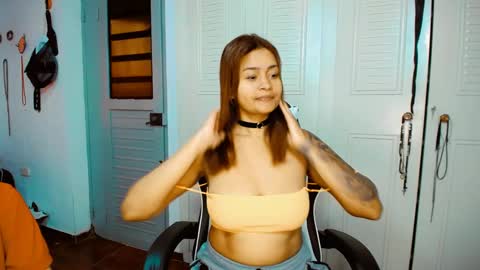 Snapshot of dream__girls69944 chatting on 02-24-25, 12:59 sharon online show from 02-24-25, 12:59