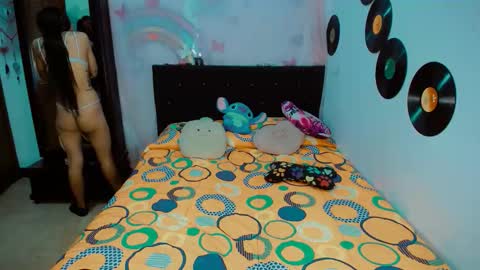 Snapshot of dream__girls69944 chatting on 11-10-25, 08:13 sharon online show from 11-10-25, 08:13