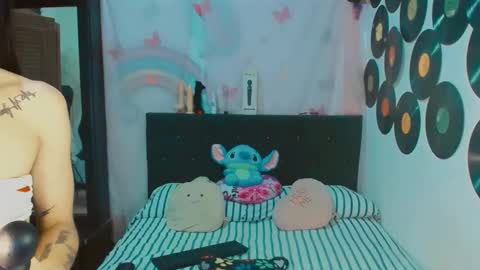 Snapshot of dream__girls69944 chatting on 11-29-25, 08:28 sharon online show from 11-29-25, 08:28