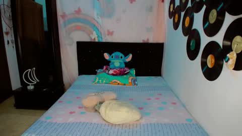 Snapshot of dream__girls69944 chatting on 01-13-26, 09:14 sharon online show from 01-13-26, 09:14