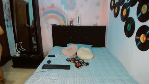 Snapshot of dream__girls69944 chatting on 02-08-26, 08:18 sharon online show from 02-08-26, 08:18