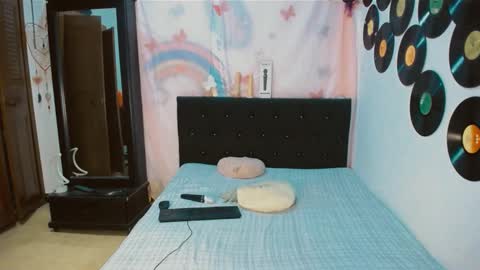 Snapshot of dream__girls69944 chatting on 02-11-26, 10:31 sharon online show from 02-11-26, 10:31