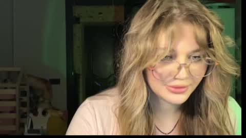 dream__lady online show from 04-17-26, 06:33