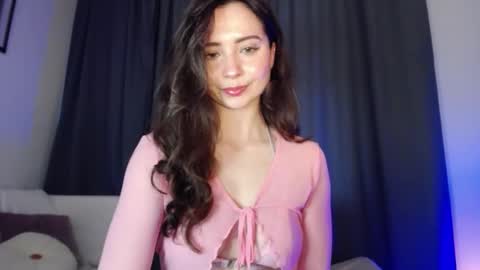 Snapshot of dream_nicole02 chatting on 02-25-25, 02:44 Nicole online show from 02-25-25, 02:44