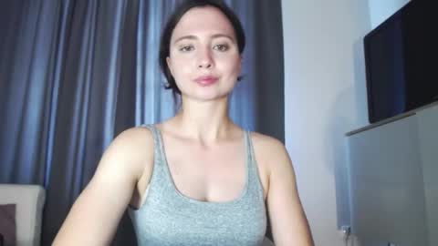 Snapshot of dream_nicole02 chatting on 09-09-25, 06:46 Nicole online show from 09-09-25, 06:46