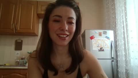 dream_petal_ online show from 04-25-26, 09:23
