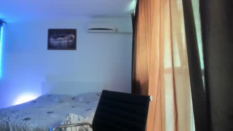 Snapshot of dreamboy240 chatting on 06-01-26, 12:51 Johnny online show from 06-01-26, 12:51