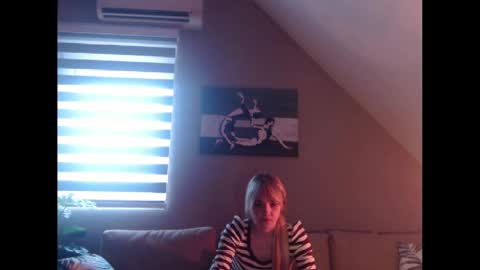 A girl online show from 12-11-24, 07:53