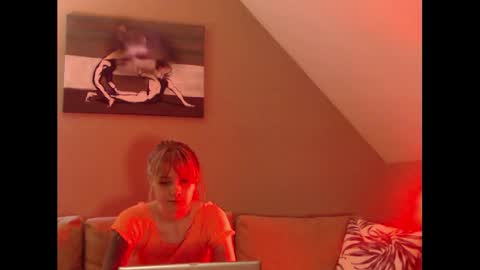 A girl online show from 12-20-24, 08:06