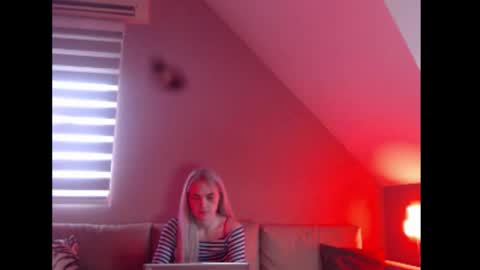 A girl online show from 12-18-25, 08:20