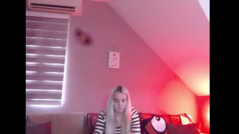 A girl online show from 05-18-26, 07:36