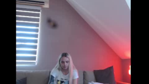 Snapshot of dreamcatcherfantasy chatting on 07-14-26, 07:24 A girl online show from 07-14-26, 07:24