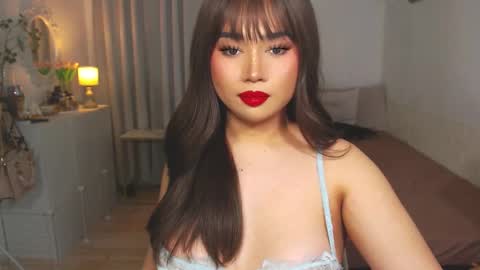 Snapshot of dreamgirlheaven chatting on 01-27-25, 10:49 Heaven online show from 01-27-25, 10:49