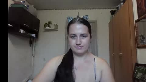 Snapshot of dreamiebelle chatting on 09-18-25, 08:16 dreamiebelle online show from 09-18-25, 08:16