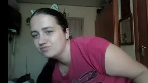Snapshot of dreamiebelle chatting on 09-22-25, 10:06 dreamiebelle online show from 09-22-25, 10:06