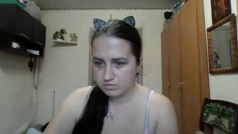 Snapshot of dreamiebelle chatting on 11-05-25, 11:43 dreamiebelle online show from 11-05-25, 11:43