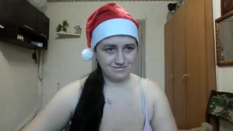 Snapshot of dreamiebelle chatting on 12-19-25, 07:04 dreamiebelle online show from 12-19-25, 07:04