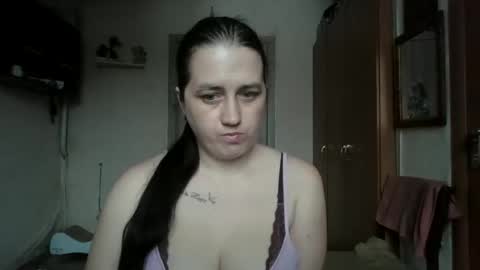 Snapshot of dreamiebelle chatting on 02-18-26, 10:55 dreamiebelle online show from 02-18-26, 10:55